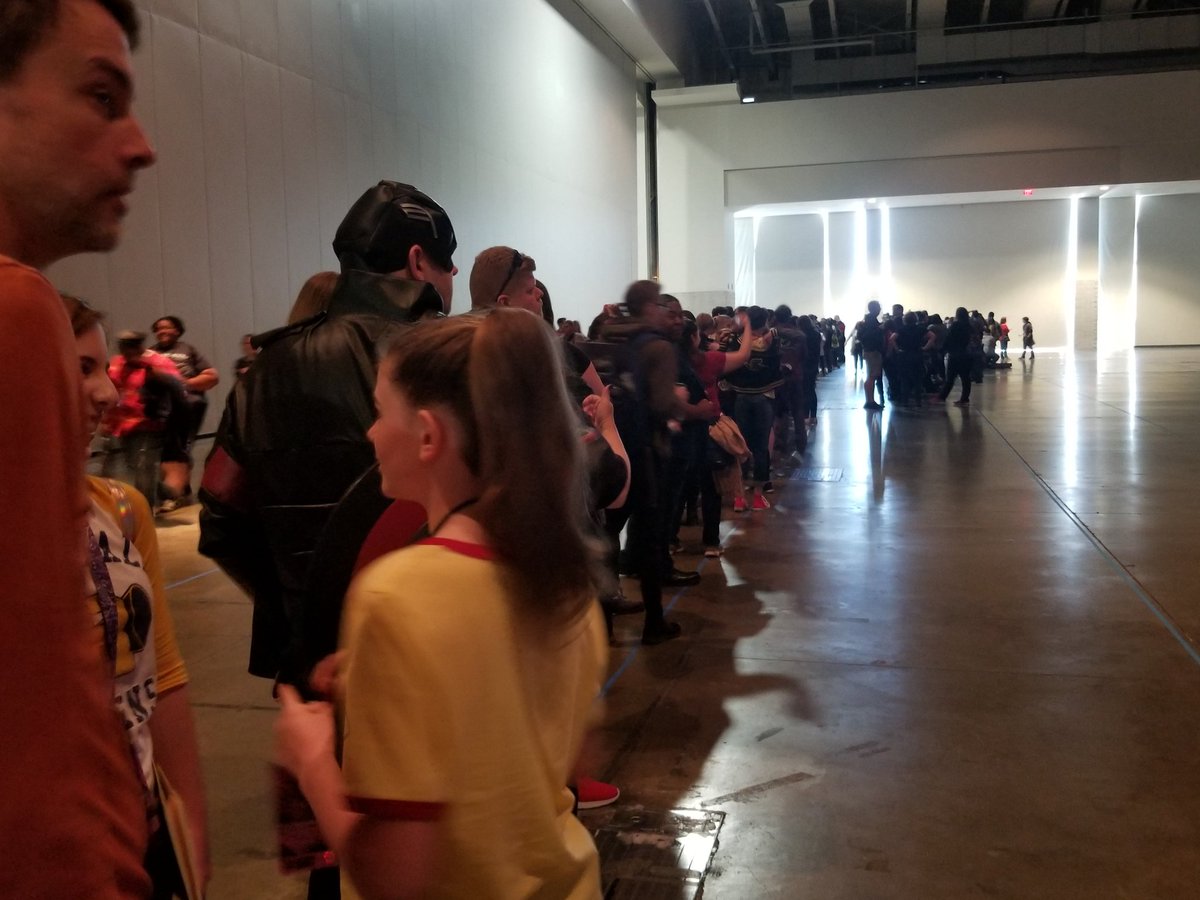 Two_Cams25's tweet photo. #LineCon STRIKES AGAIN!! Have you found your place for @kj_apa @colesprouse #QAndA panel.
#SplashingLights #CellPhoneCamera #AwesomeCon #SplashingLightsAtAwesomeCon #Riverdale https://t.co/32acF9buwM