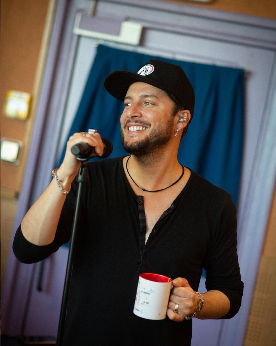 Manuel Carrasco tweet media