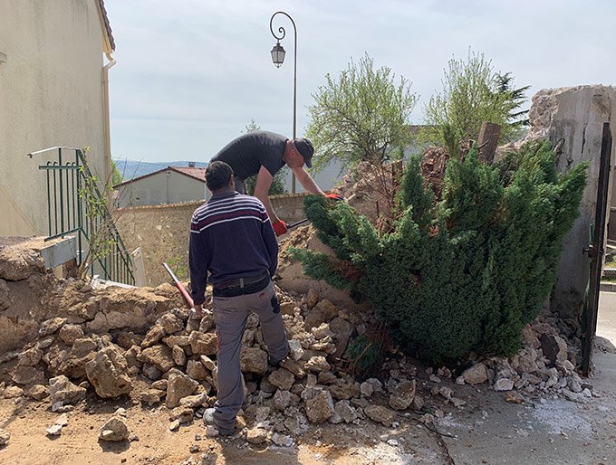 DDebarras's tweet photo. #Démolition de murs en pierre et #enlèvement des #gravats : https://t.co/K1trjNk9yo https://t.co/lnh7UTKUet