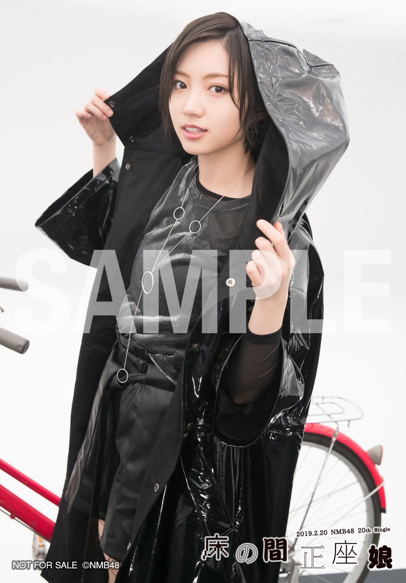 特製生写真は、 「床の間正座娘」カップリング収録の 各チーム曲MV撮影