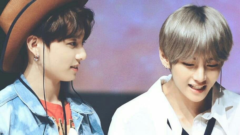 Taehyung doesn’t even lookingJungkook bbay, we know.. believe me, we know! #vkook  #kookv  #taekook