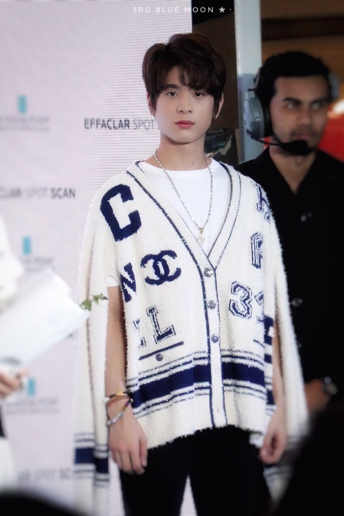 gingernap_'s tweet photo. มองกล้องแบบนี้มีไลน์มั้ย...?
#XXSIVK #PorscheSivakorn
#LaRochePosayTH
#SpotscanTH
#4NOLOGUEARTIST https://t.co/1cZePUlBWr