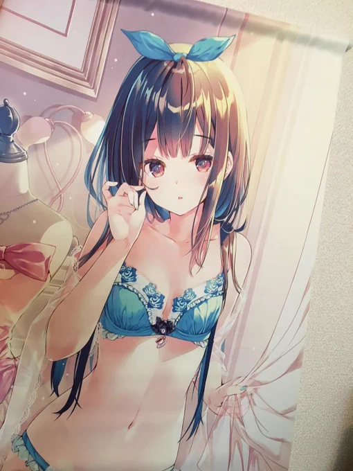 コミ1で頒布予定のタペストリーですが印刷とっても綺麗ですヽ('ω')ノ当日も展示しますので是非実物を見てみてください 