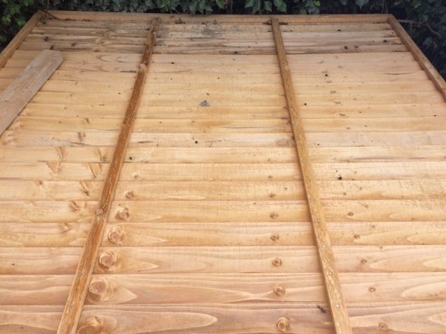 Replacing woodlap fencing after #StormHannah, here <a href="/SupermikeDIY/">Supermike</a> we stop 6ft x5ft &amp; 6ft x6ft woodlap timber fencing. #Jobsfortheweekend