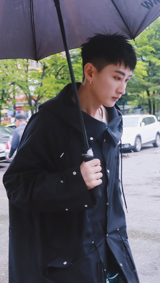 sunnns1's tweet photo. 20190426✨LEE/HYUKJAE✨ 
  뮤직뱅크 🌟@AllRiseSilver  #SuperJunior⁠ ⁠⁠ ⁠⁠ ⁠  #은혁 #Eunhyuk #이혁재 #땡겨 https://t.co/ZazsEcbnwV