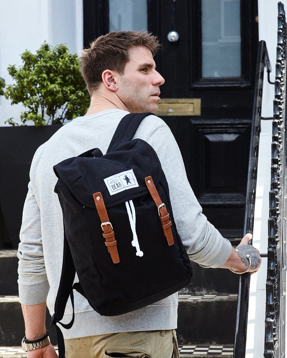 AbsolutelyBear's tweet image. The weekend has arrived &amp;amp; we're ready for some fun! #absolutelybear 🐻
#londonlife #londonlook #londonliving