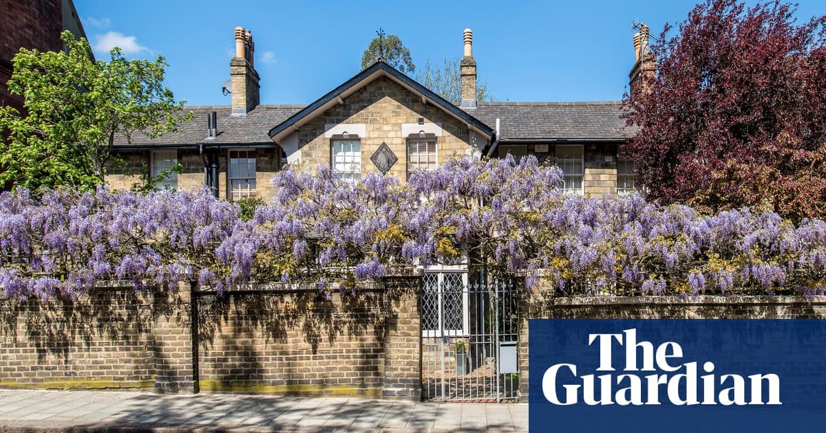 Happy weekend and happy #wisteria! 🌸 Stunning homes that are in full bloom this Spring - buff.ly/2Zxb63D
