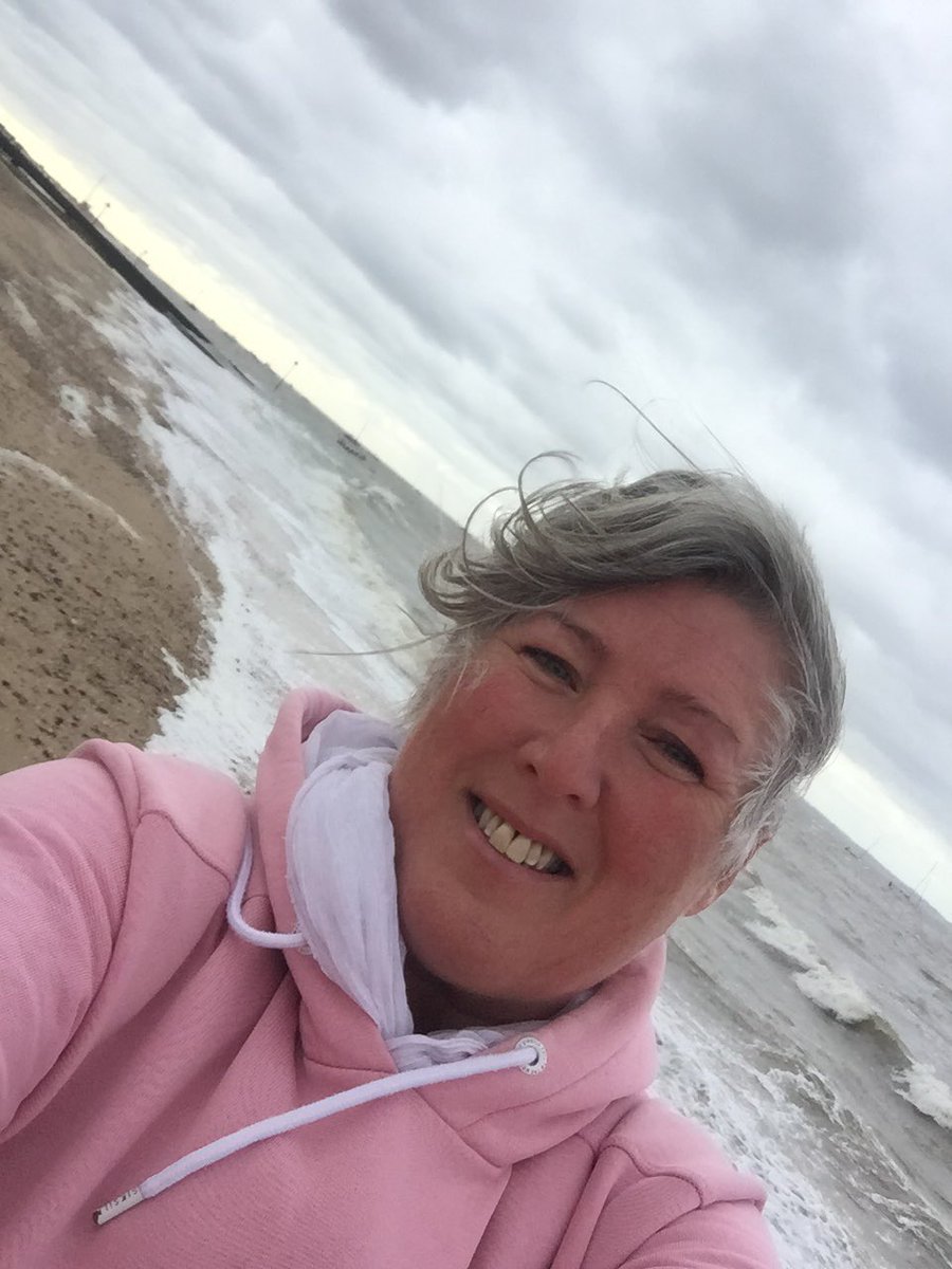 thestrings07's tweet image. Join me for a Mindful Beach Walk. Sat 4th May. 9-10 am. Beach Steps (opp the broadway, thorpe bay) Body Scan, Breathing &amp;amp; Grounding Technique included. 10 spaces only. £5 pp. DM to book your space. #humanistic #Therapist #mindfullness #walk #beachwalk #mindfulwalk #Southend