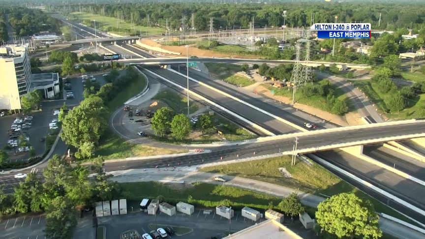 Weather_WREG3's tweet photo. #WREG @3onyourside @HiltonMemphis livecam watching @myTDOT #MemFix4 paving work ongoing early Saturday morning with many exit/entrance ramps around I-240/Poplar shut down today, as well as part of the interstate north of TN385. #MemTraffic https://t.co/EDqNqed55P