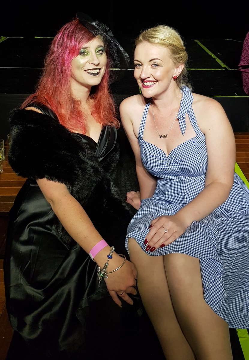 JulzBurgisser's tweet photo. Went to a Wizard of Oz drag show tonight hosted by @hugogrrrl. Went full green face. Zero regrets. Best time had dancing in my seat while cheering gleefully in support with my bestie Dorothy by my side. #nzdrag game is strong. Go see a gig sometime soon! https://t.co/EAdUIQajiQ