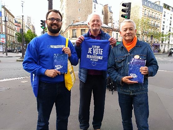 maxkarole's tweet photo. Tractage ce matin à #Paris13 au marché Alésia, Place Coluche, les marcheurs et le #MODEM13, à la rencontre des citoyens pour la liste #Renaissance.
#Le26Mai2019JeVoteRenaissance
Bravo ! https://t.co/pd7rzmWnAU