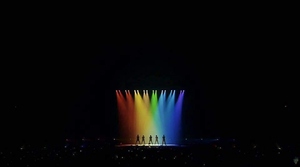 decboys525's tweet photo. SHINee powerful silhouette😎😌😳
#SHINeeTime https://t.co/4Abuw8kfaU
