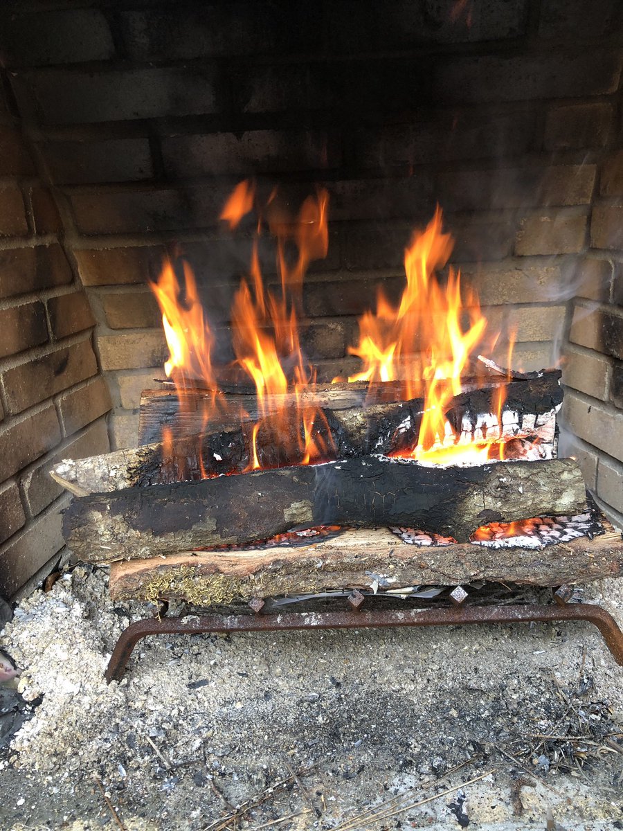 AmySue1973's tweet photo. Perfect morning for fire!! https://t.co/lpJeqZlWOe
