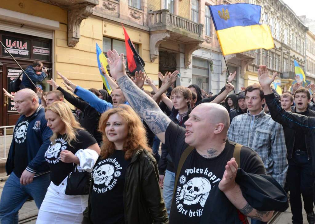 Против власти украины. Нацисты на Украине 2014. Украина неонацизм неонацисты нацисты. Неонацисты на Украине фашисты.