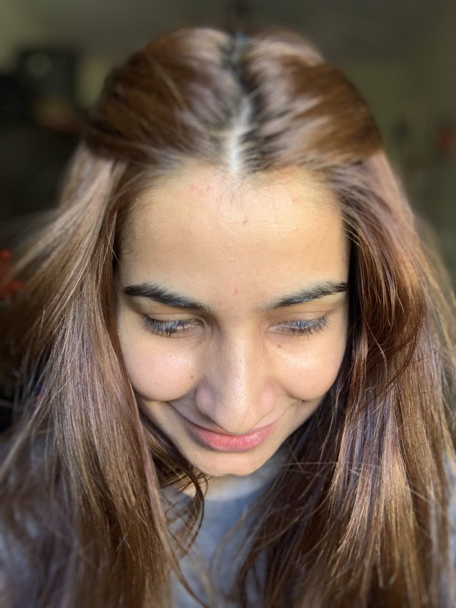 pinkysi26436938's tweet photo. Confidence level :-
“Selfie with no makeup and no filter”😉😛
This is my confidence level, what’s yours???😈
#selfie #nomakeup #nofilter #onlyme #myskin #confidencelevel #letyourskinbreathe #natural #original #beyou #beauty #simplicity #potd #instame #instagram #instaobsessed https://t.co/uZX6RCSDI4