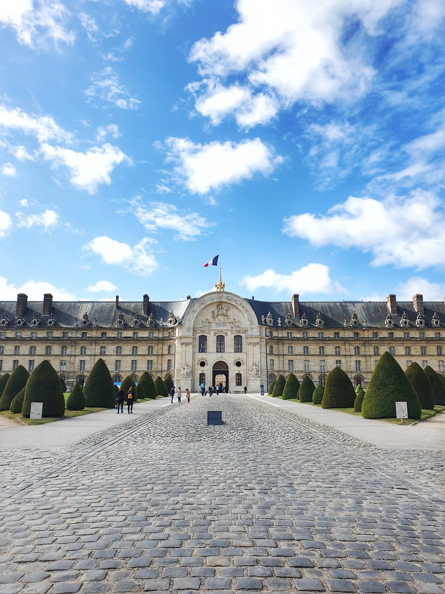 Seen_inthecity's tweet photo. Just walking around the Formula E track and you can't believe all the beautiful architecture that surrounds you - its so surreal! @DS_UK_Official #ParisEPrix #Paris #architecture https://t.co/mPzIGSEH2Y