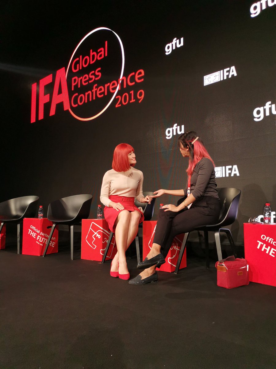 isadoes_'s tweet photo. We out here 👋 Met Miss IFA, the other red head at this event 💁
📸 @jvtechtea on a Huawei P30
#IFAGPC
#IFAGPC19
#IFABerlin
#COINNOVATION https://t.co/OAhEfwS6Z0