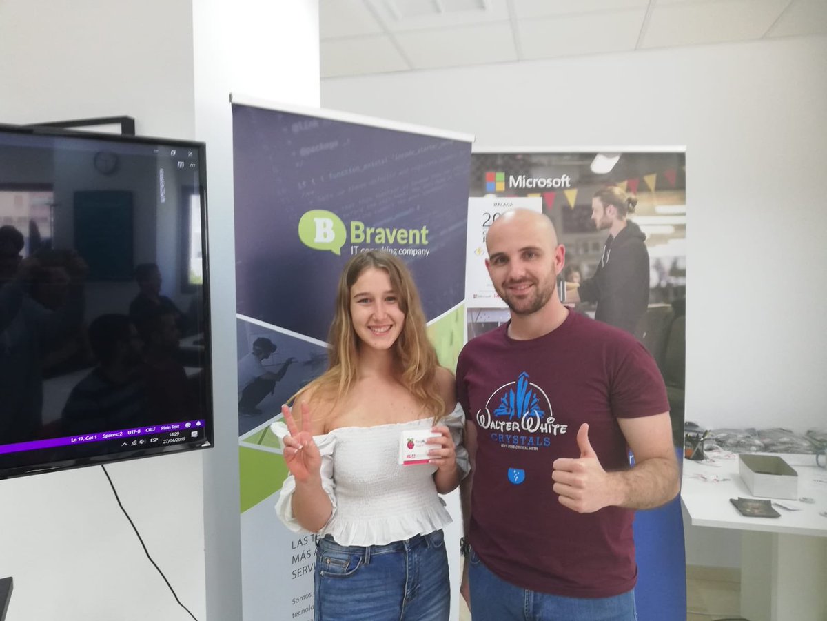bravent's tweet photo. Y la ganadora de la #Raspberry3 es...¡@NyaBlk! 👏🏻 ¡Felicidades! ☺️ #GlobalAzure https://t.co/uhyIY4TbSe