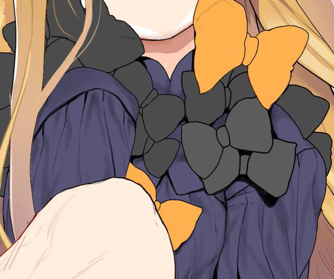 服の流れを意識して皺を塗っていきます 