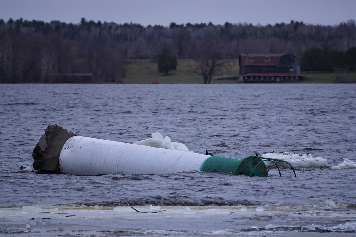 #Pembroke #lighthouse fell over! #pembrokeontario