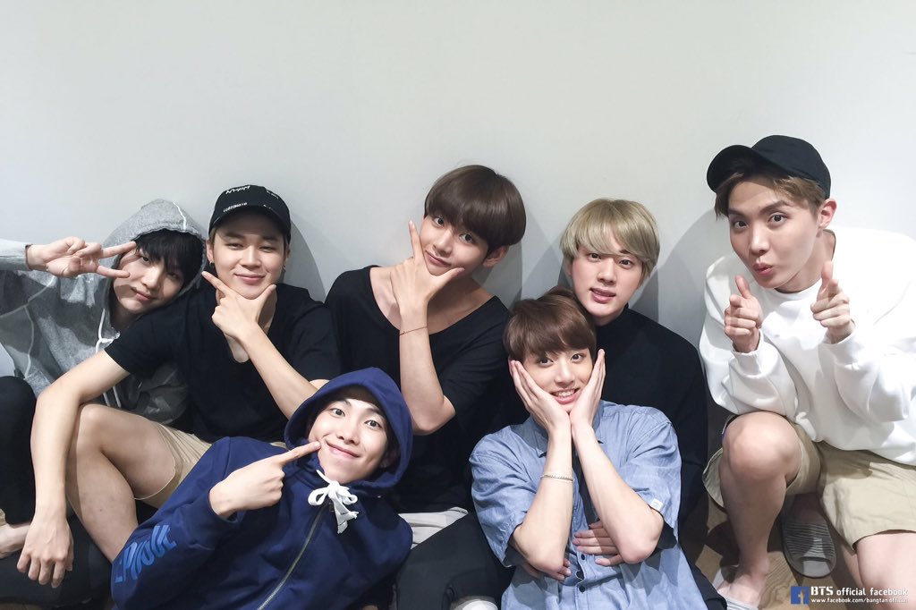 moonfariess's tweet photo. @moonchildrenns @BTS_twt My fav ot7 pic 
#BBMAsTopSocial BTS @BTS_twt https://t.co/ERQZQag4E8