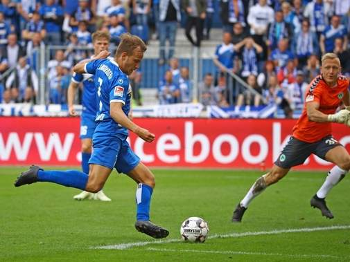 Volksstimme_Spo's tweet photo. SIEG für den @1_FCM gegen @kleeblattfuerth!!! 🎉 #FCMSGF 
https://t.co/ck0EZ9CAlK https://t.co/FThqjqfxOj