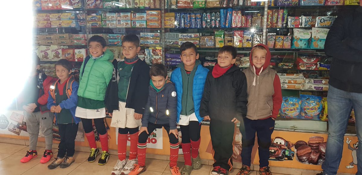 JockeyVM's tweet photo. Rugby Infantil

Destino Rosario (Parte 2)

Partieron los más chiquitos del club, M6 y M7 también formarán parte del 35° Encuentro "Martín Serra"  en Gimnasia y Esgrima. https://t.co/SErJCtxRae