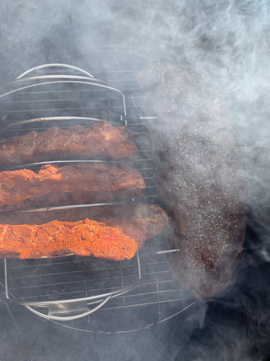 dalynch1's tweet photo. I’m about that action, boss. Getting after it on the @WeberGrills #Brisket #SlabsForDays #WakeAndSmoke https://t.co/8yDHRlULQM