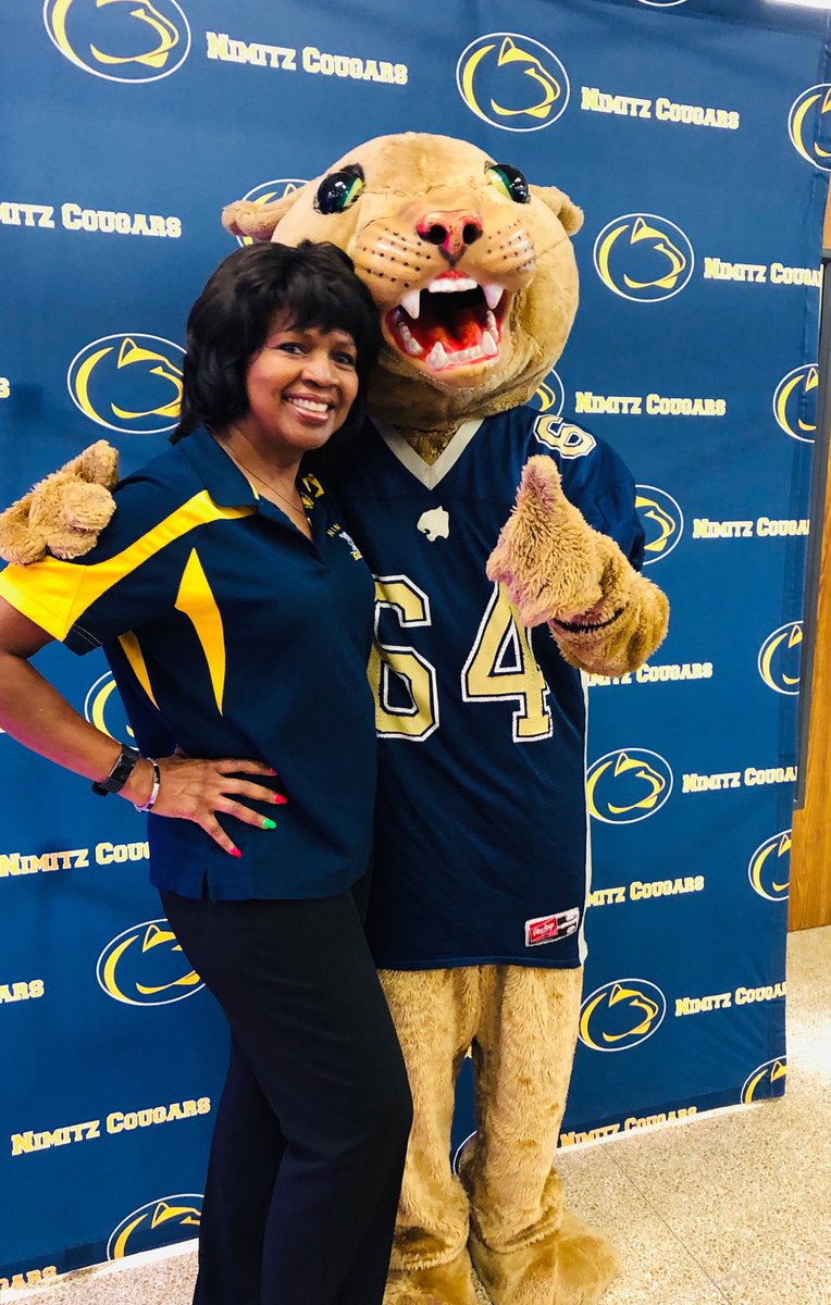 The Nimitz Cougar welcomed students, parents and community members at the ⁦NHS Community Meeting!#successfulevent #region1feederschools ⁦@nimitz_hs⁩ ⁦@AldineISD⁩ ⁦@AldineHR⁩