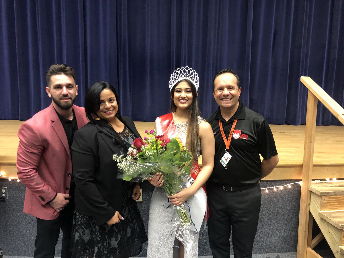 Liapiperhigh's tweet photo. It was an honor to be a judge for Miss Hollywood Hills Latina. Congratulations Miss Panama! https://t.co/ER2AOxmOfH