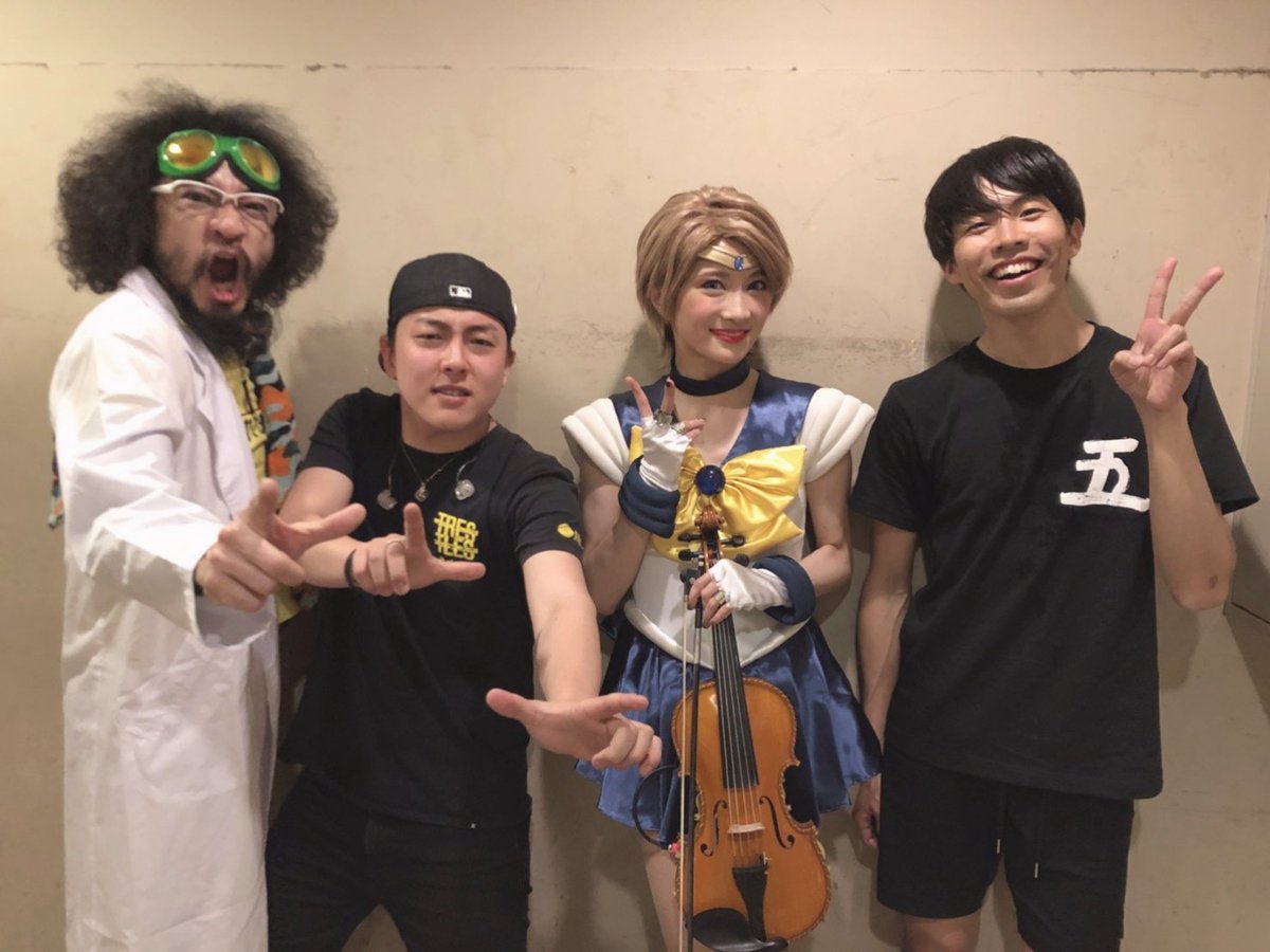 AyAsA_violin's tweet photo. アニソンカバーナイト大阪ー！！！
2公演目も終了しました\(*´ω`*)/
久しぶりの大阪とても熱かったです楽しかったぁぁあ💙❤️
来て下さった皆様ありがとうございました✨✨
明日の名古屋も燃えつきます🎻🔥 https://t.co/pFJCobmKpZ