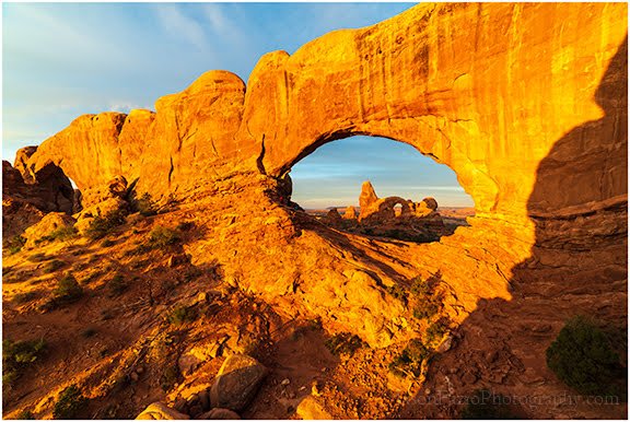 JasonFazioPhot1's tweet photo. Morning #sunrise reflected off of North and South Window Rocks with #TurretArch in the distance.
#NationalParkWeek #ArchesNationalPark
https://t.co/9RDpY7R2tn https://t.co/PDRiaY55Ce
