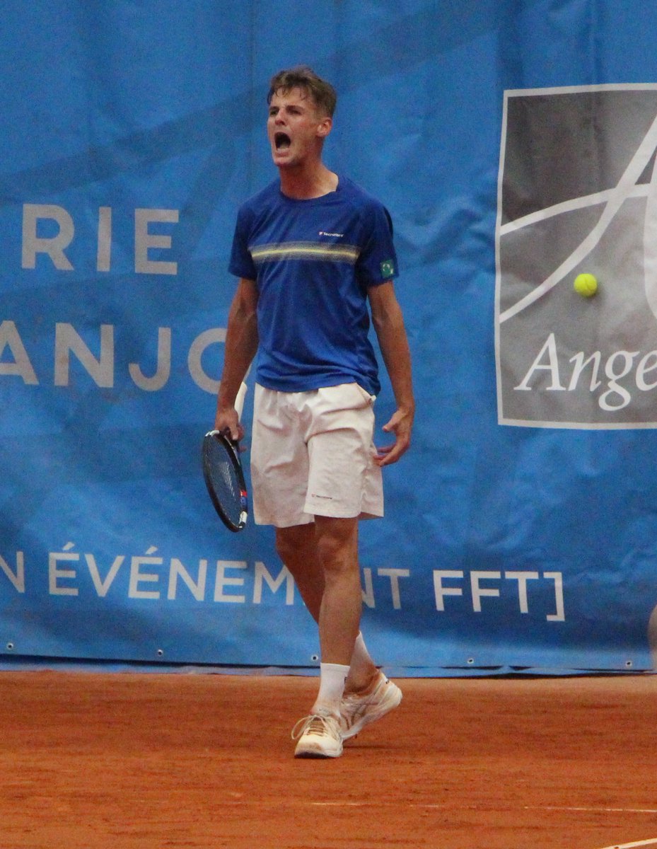 FutureAngers's tweet image. ❗️ Jeroen Vanneste 🇧🇪 est en finale ! Il se défait de Maxime Hamou 🇫🇷 en deux sets (6-3 7-6).

#SportAngers 🎾