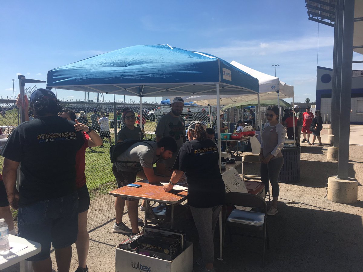 escedinburg's tweet photo. Working hard at the wellness check 🥇#specialolympicsTexas #exercisescienceclub #utrgv #bloodpressure #BMI #freesnacks https://t.co/C2gEcb0c2N