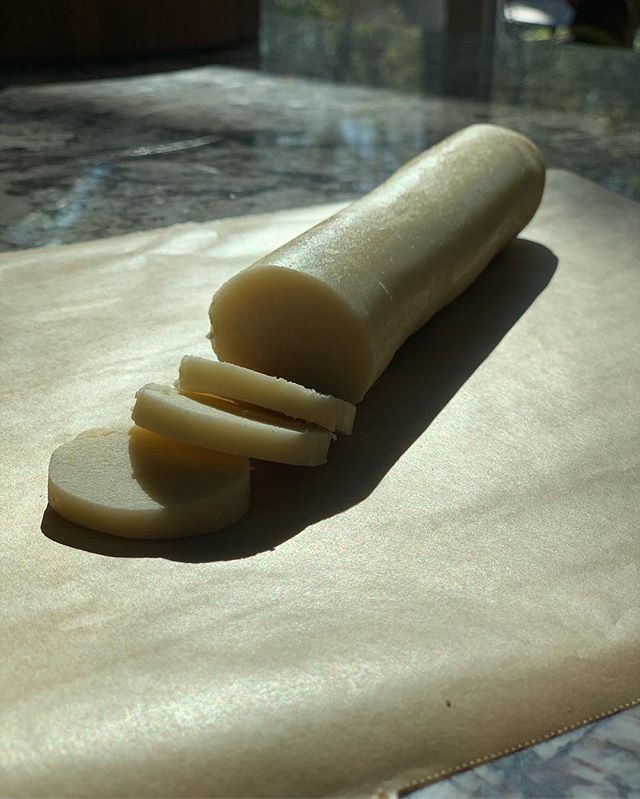 #whatsfordessert I made marzipan! O M G This could be one of my favorite desserts ever. Dipped in milk chocolate, dark chocolate or just plain. I could eat the whole entire thing. .
.
.
.
.
#almonds #sugar #marzipan #thisismyhappyending #dessert #getyour… instagram.com/p/BwwqXILlTqI/