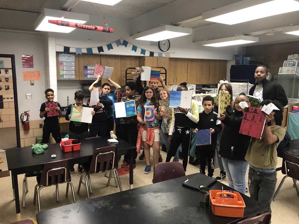 MsWhiteArt's tweet photo. There was so much to be proud of this week at @WestRidgeGreece! From the amazing @sandras_story, to handmade sketchbooks in 5th grade! @Mrs_Cafarella @KDiCataldo  (@wrfulkerson5 you guys are next!) I love my West Ridge family! @merkey_ken @ShannonCHeller @GCSDsuper https://t.co/0uyRpSdKVX