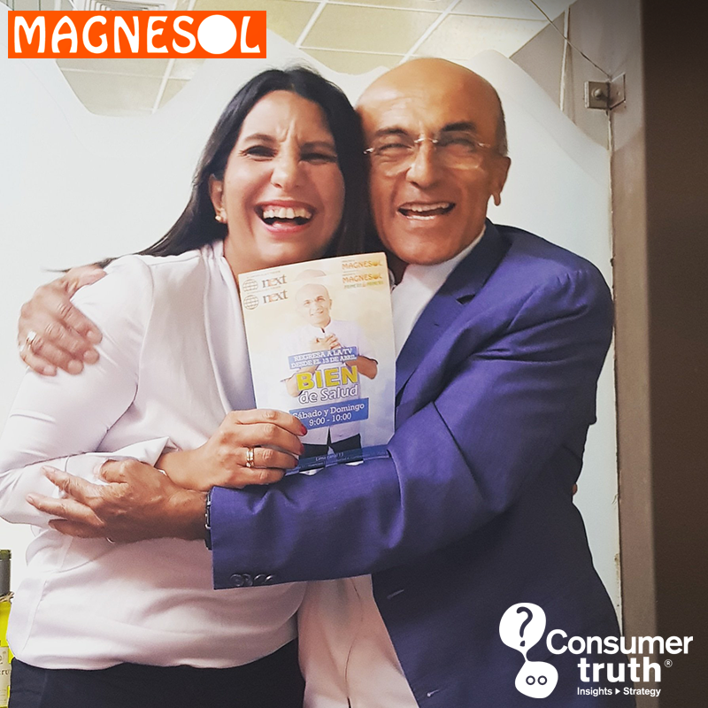 consumer_truth's tweet photo. Cuando trabajas en lo que amas, aprendes y la pasas bien.. Gracias #VidaSol #Magnesol #DrPerezAlbela 😊 #ConsumerTruth #Insights #EstrategiasConCalle https://t.co/ruehnaQmBU