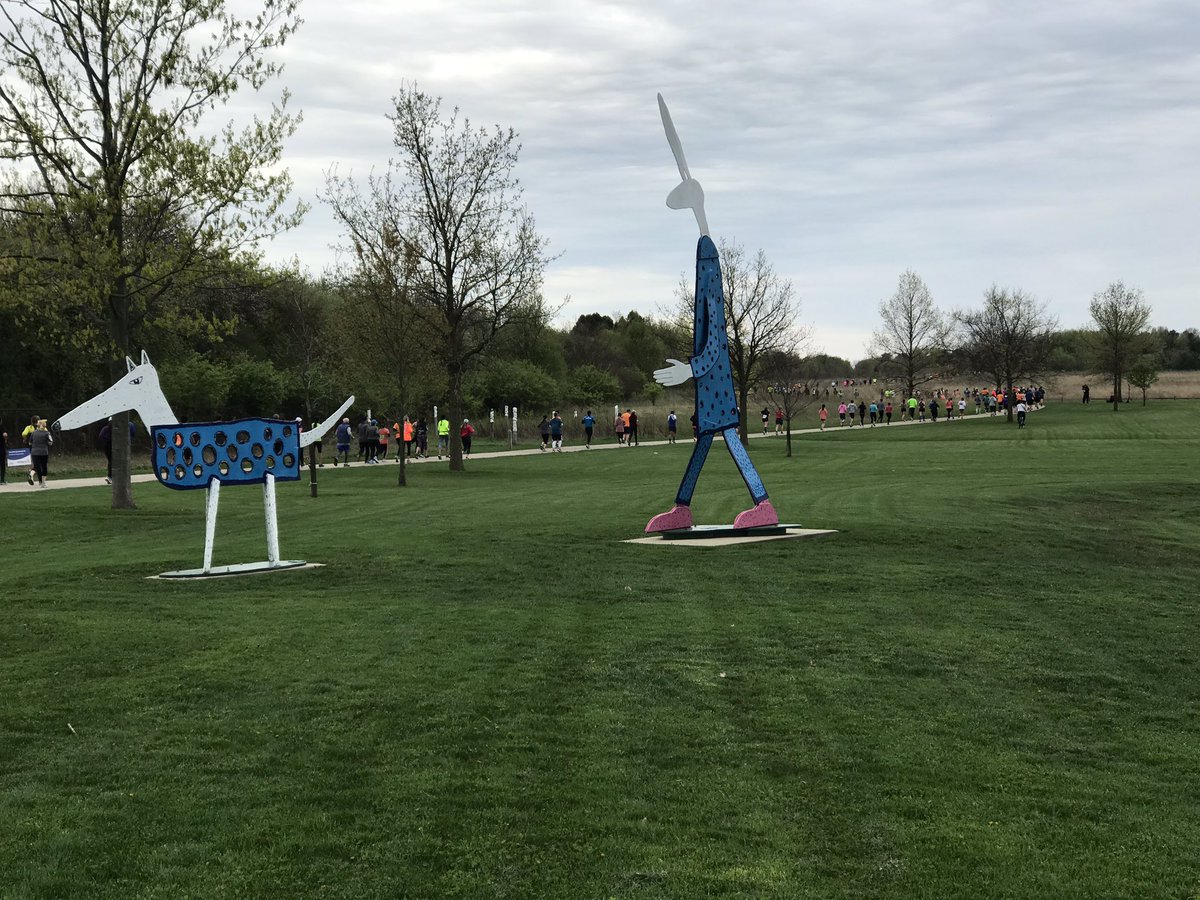 palmerlaw's tweet photo. MILE 8+9: @urbanaparks Meadowbrook Park ๐๏ธ. Watch for ๐ฆ๐ฐ๐ฆ๐ฟ๏ธ๐๐ฆ๐คทโโ๏ธ
@ILMarathon #ILMarathon #IllinoisMarathon #twunning #chambana https://t.co/laELYXic2Y