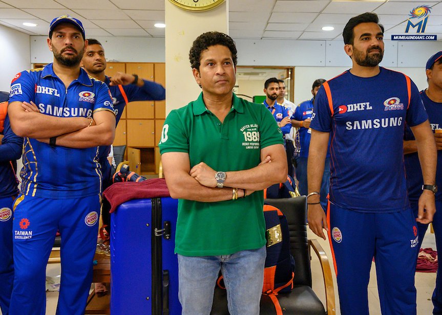 mipaltan's tweet image. Picture this👇
Sachin Tendulkar at the striker's end 🙌
Yuvraj Singh at the non-striker's end 💪🏻
Zaheer Khan with the ball 🔥
#OneFamily #CricketMeriJaan #MumbaiIndians @sachin_rt @YUVSTRONG12 @ImZaheer