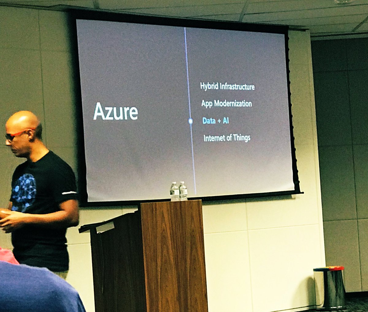 quyk's tweet photo. Começou o Global Azure Bootcamp!!!

#AzureBootcamp #Microsoft https://t.co/HNbs3E111e