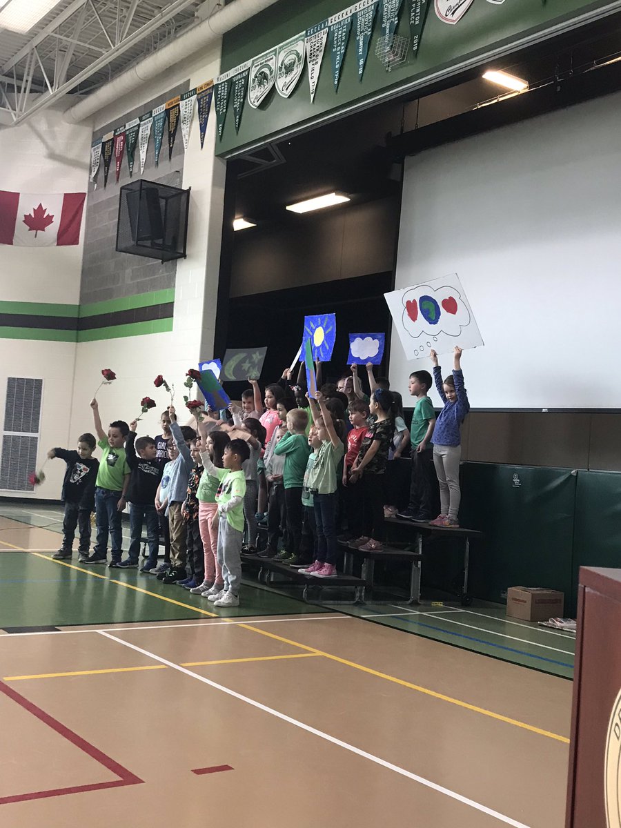 DrDSuzukiSchool's tweet photo. Great “Earth Day” assembly at Suzuki.  Together we are making a difference! https://t.co/MoK8WpObSy