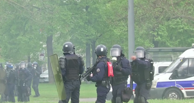 pauvreencolere's tweet photo. #RT
RT
à #Strasbourg çà vas çà vient
quelque millier d #giletsJaunes aurait bien besoin D #renfort
du #Neuhof 1+2 #banlieue
#Stockfeld et la #Ganzau/#laganzau
Strasbourg
#quartier #citée
#macitéeVaCraquer
Face à vermine #capitaliste faut êtreUNI
#acte24/#ACTEXXIV #GJ #pointManif https://t.co/VmfhoFeoH3