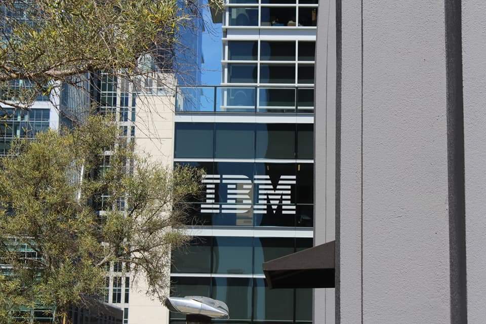 MenicMali's tweet photo. Toujours dans la poursuite de leur séjour d'immersion, les lauréats étaient en visite ce matin à la Silicon Valley (Google, IBM, ...)
 @AMT_ML https://t.co/FfjwObAwkL