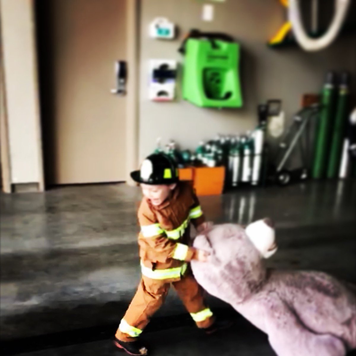 Can this be the real physical🔥? If so, I’m in👩🏼‍🚒! There is a slight chance this cutie my still beat me🚒, and that just might be ok.😍

Saving lives, one giant teddy bear 🧸 at a time. 

#womeninfirefighting #beardrag #womenfirefighters #putmeincoach #ambition #badasswithagoodass