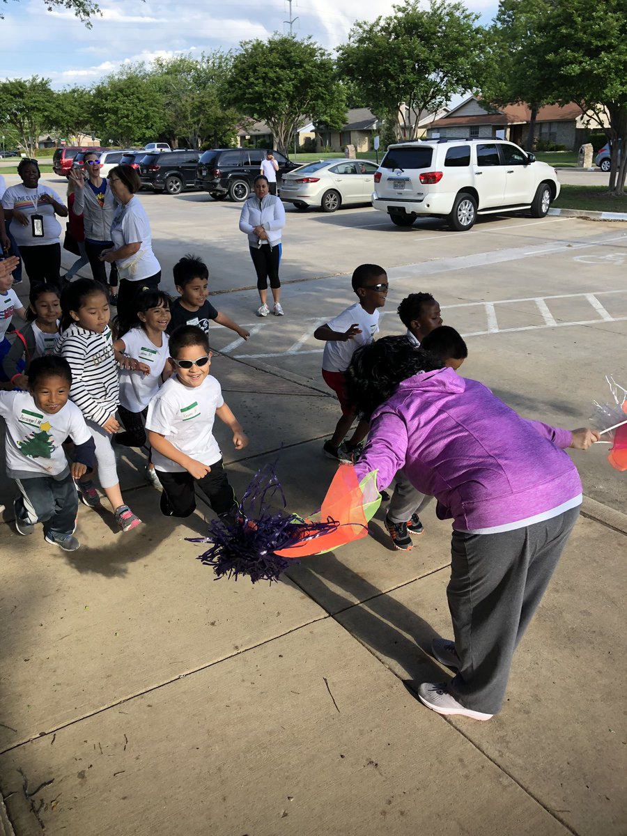 MyPrettiesLPC's tweet photo. @FormanKinder @PISDLearns @FormanFalcons Forman Color Run K-2nd @Forman2ndGrade @Forman1stGrade https://t.co/lHichhj187
