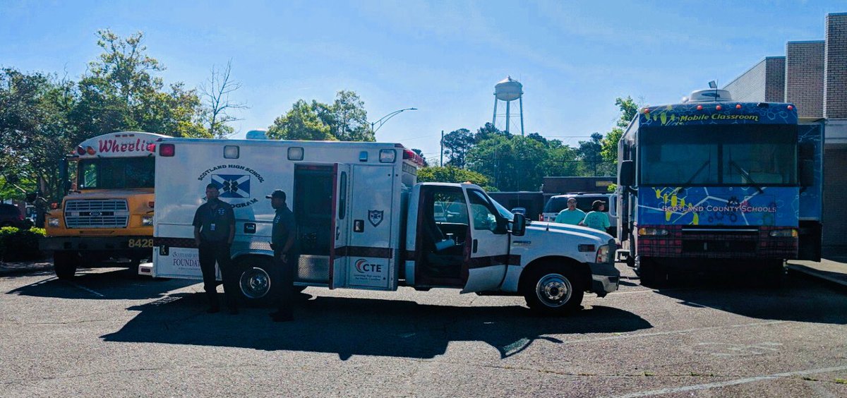 scotlandschools's tweet photo. Come check us out at SpringFest today in beautiful downtown Laurinburg! https://t.co/SDxAhklIJl