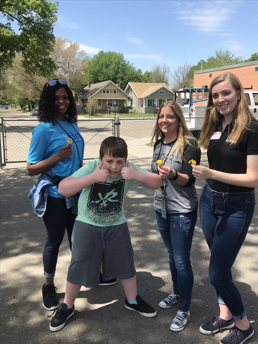 OakdaleMath's tweet photo. He was so excited to share these flowers with us! 🌸 #kind #why305 #spring #coyotes @PrincipalGriff_ @USD305 @cw_field @WeAreCottonwood https://t.co/loigemYSrQ