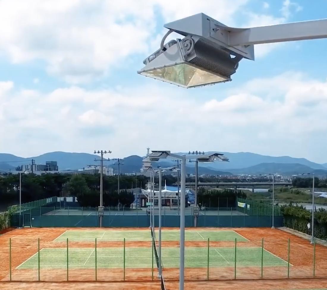 led_sport's tweet photo. New Non-Glare Tennis Lighting #tennis #outdoortennis
https://t.co/YRoXtOVe4Y for more details! https://t.co/oP5YtfR5fH