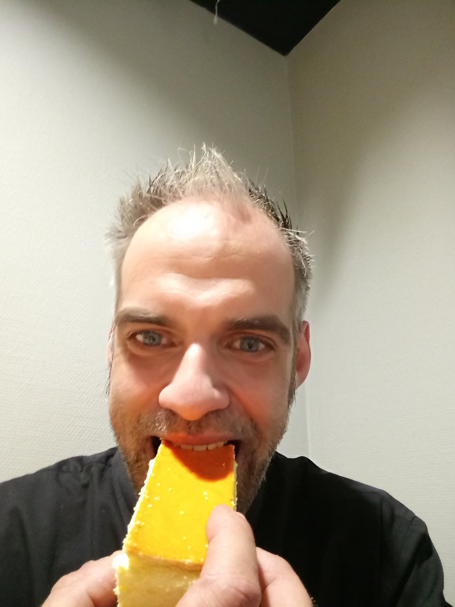 Bezig_Bijtje81's tweet photo. Nou @SGijsb daar ga je!
Want deze tweep bracht even een #tompouche op mijn werk 👍 https://t.co/6dpG2G4LoS