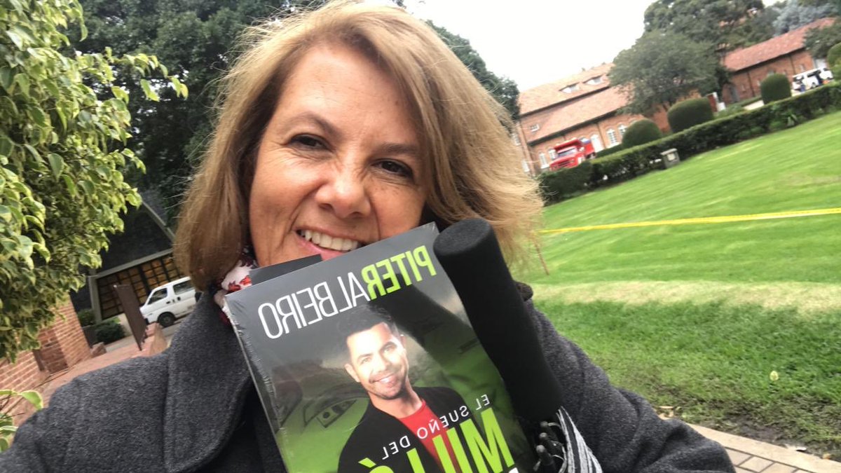PITERALBEIRO's tweet photo. Amigos si hoy se pasan por la @FILBogota allá pueden encontrar mi libro en el pabellon 6 😊 https://t.co/PRTZwo5sCd